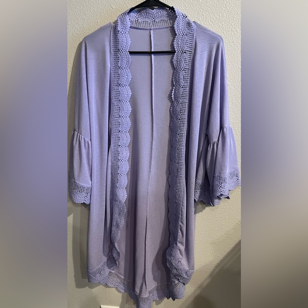 Women’s Lightweight Open Cardigan With Beautiful Detailing Around Kimono Sleeves